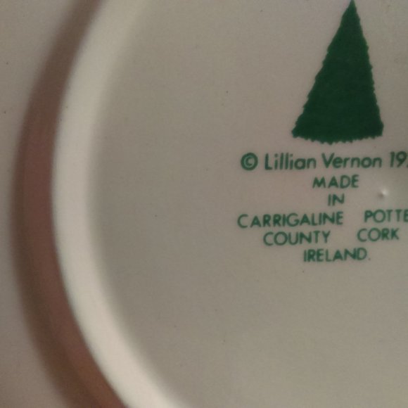 LILLIAN VERNON Dining Two 978 Lillian Vernon Christmas Tree Plate